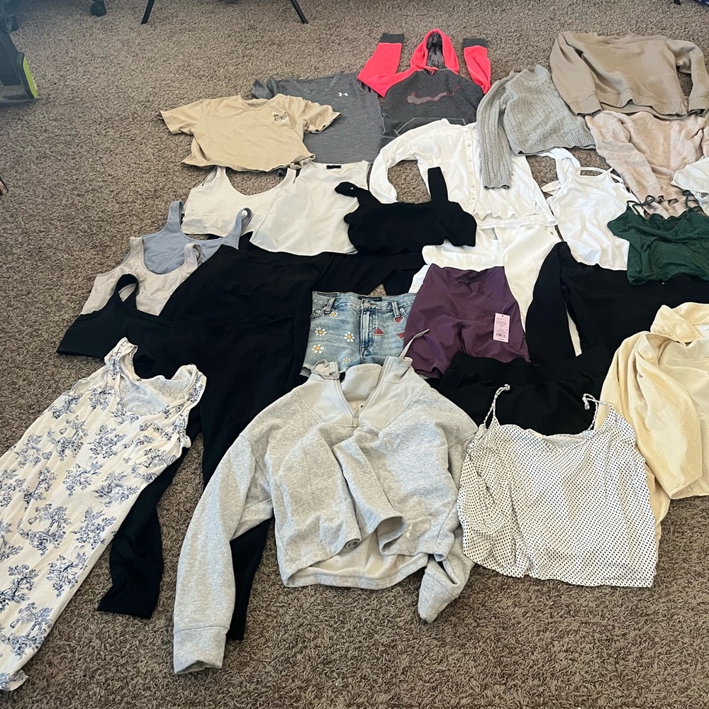 Women's Lot of 30pcs Summer Clothes Size S/M/L Mixed Dress Tank Top Shirts Pants